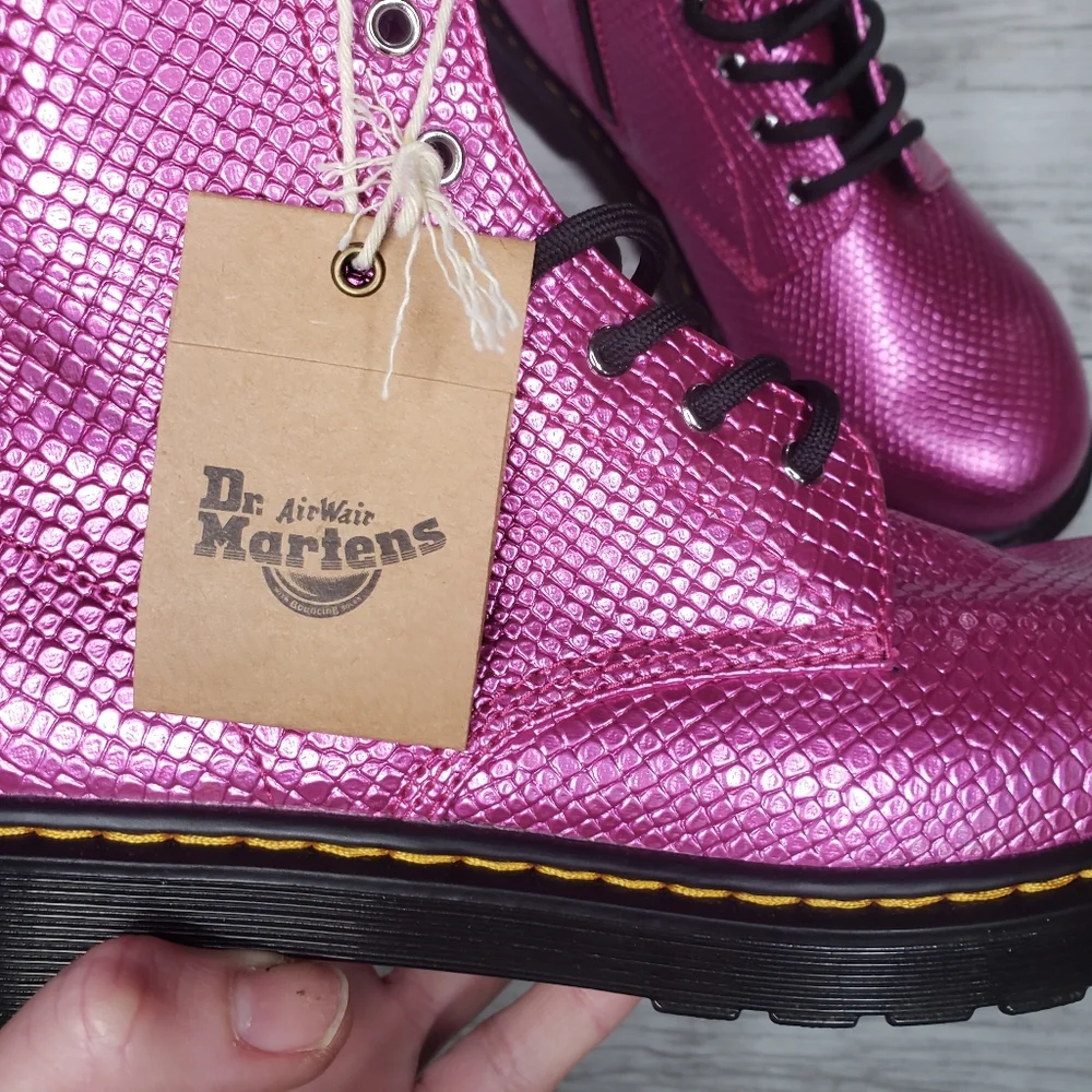 Doc Martens Reptile Emboss Pink Combat Boots Dr. Marten 1460 Size 6 Textured - Picture 2 of 10